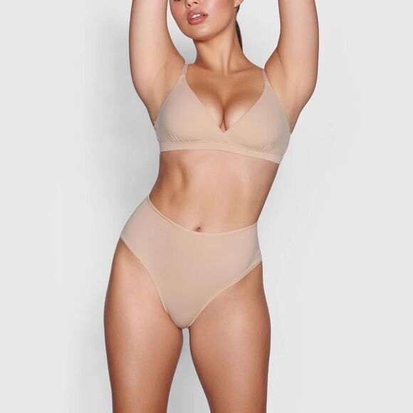 Skims Fits Everybody Crossover Bralette Bra in sand Size S NWT - Picture 1 of 5